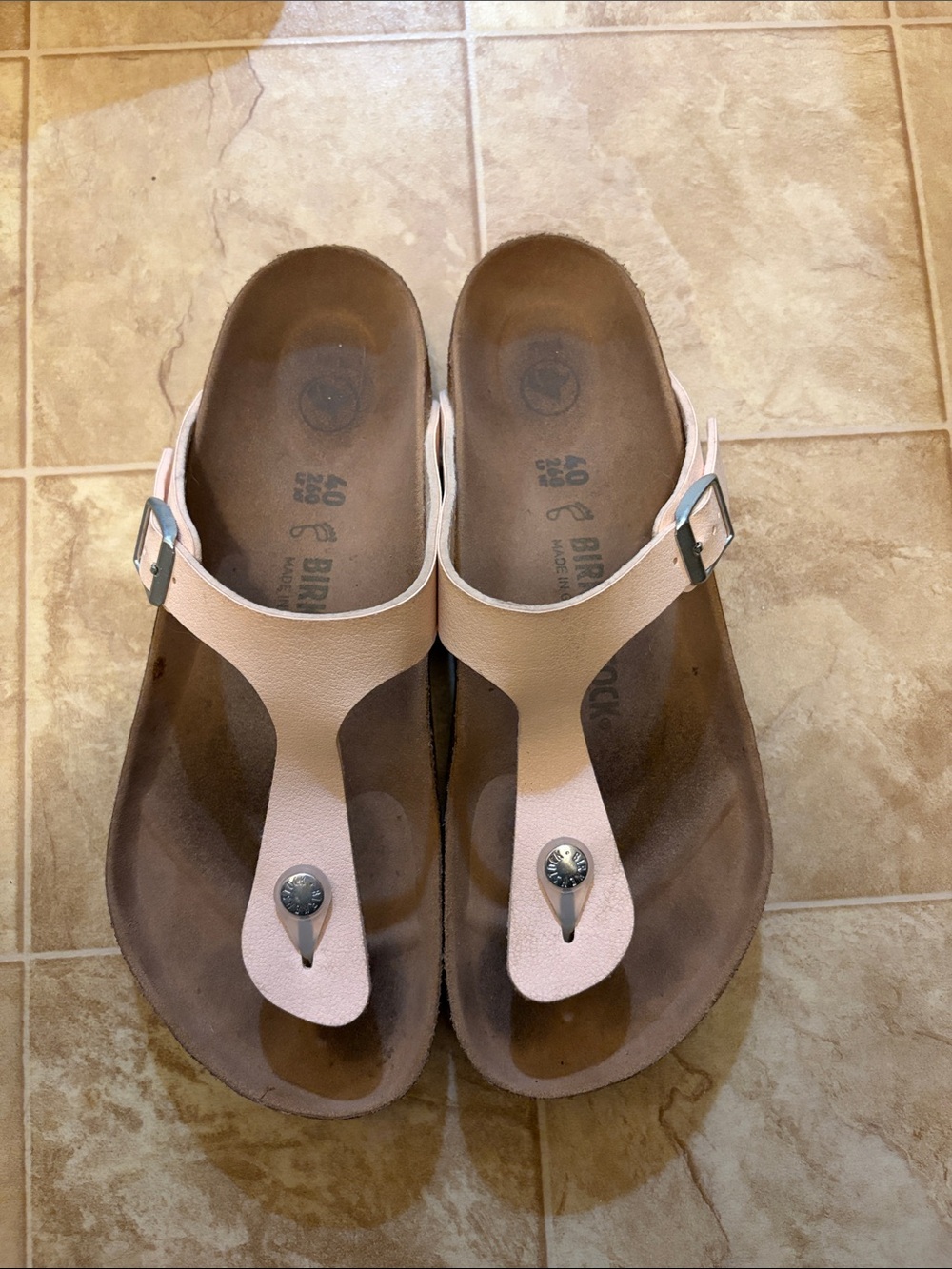 Birkenstock Women's Light Pink Thong Sandals